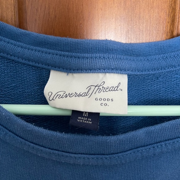 Universal Threads Sweatshirt Size Medium 🔵 - Picture 2 of 7